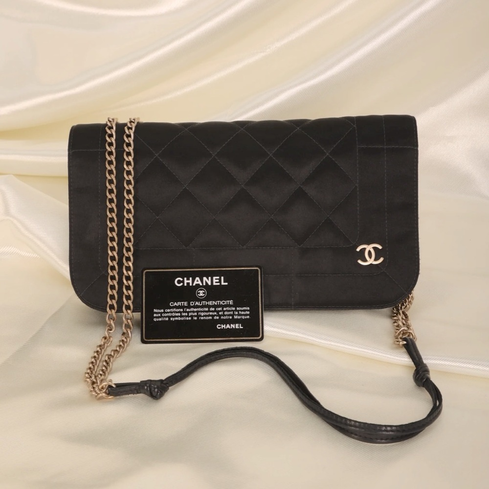 RARE VINTAGE Authentic Chanel Satin Quilted Chain Full Flap Shoulder Bag